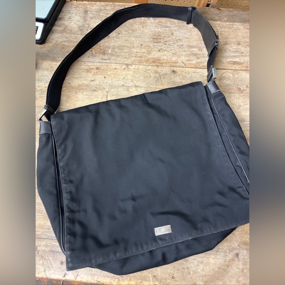 Gucci Large Unisex Black Nylon Crossbody Messenger Bag Great Condition